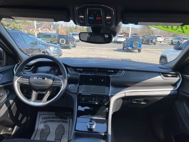 Certified 2024 Jeep Grand Cherokee Altitude AWD/4WD image 16