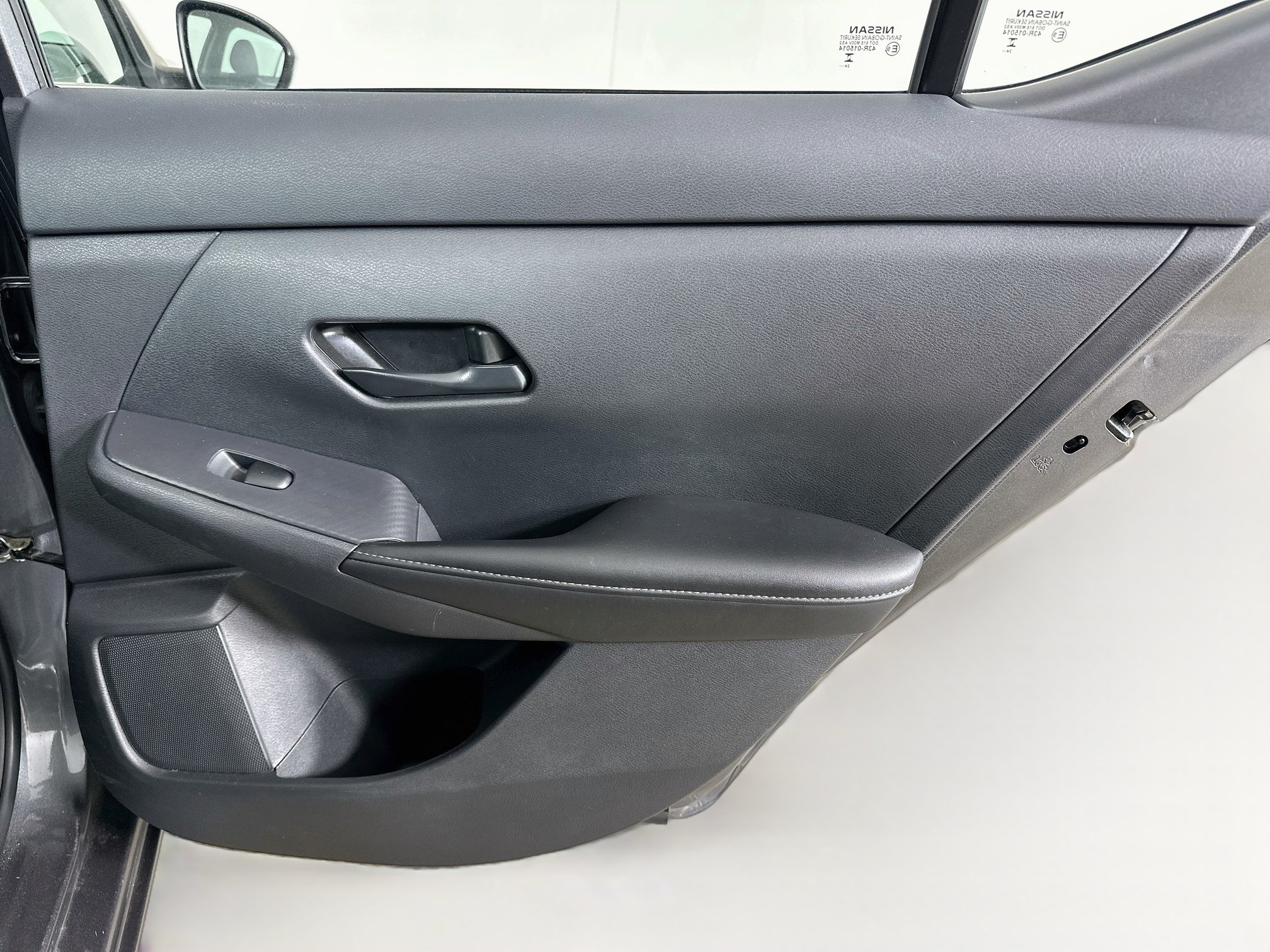 Used 2025 Nissan Sentra SV FWD image 28