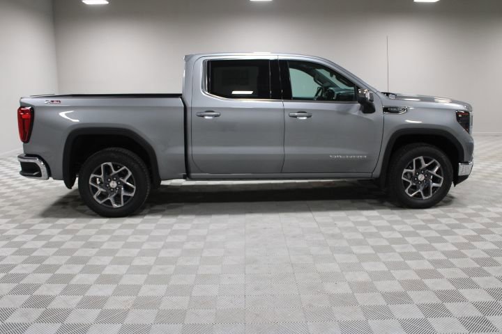 New 2026 GMC Sierra 1500 SLE image 12