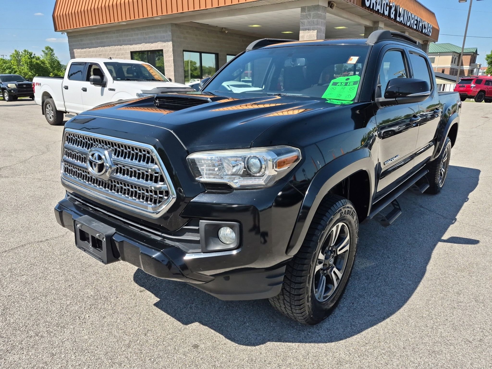 Used 2016 Toyota Tacoma TRD Sport AWD/4WD image 7
