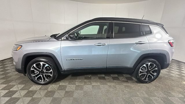 Used 2024 Jeep Compass Limited AWD/4WD video 5
