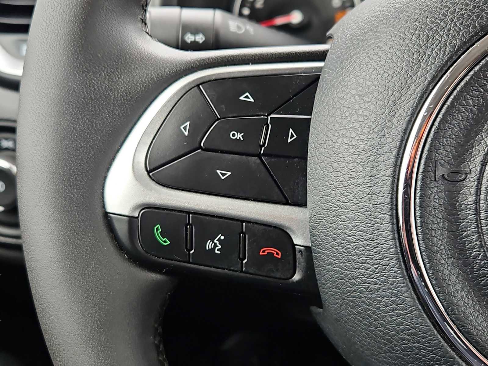 Used 2021 Jeep Renegade Latitude w/ Luxury Group I AWD/4WD image 21