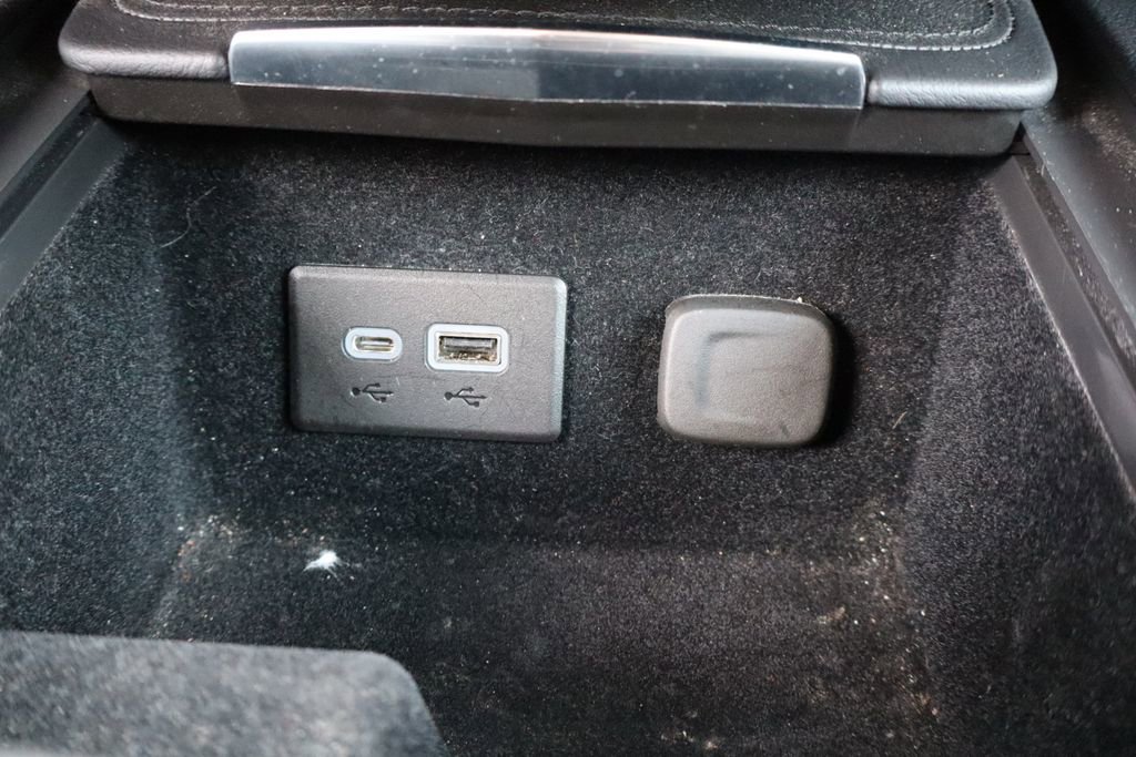 Used 2023 Cadillac XT4 Premium Luxury w/ Enhanced Visibility Package image 18