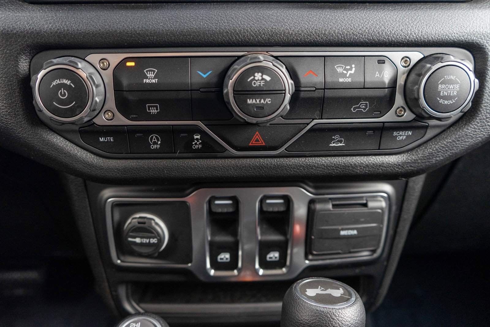 Used 2025 Jeep Wrangler Sport AWD/4WD image 18