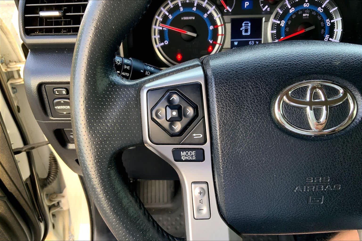 Used 2018 Toyota 4Runner Limited AWD/4WD image 23