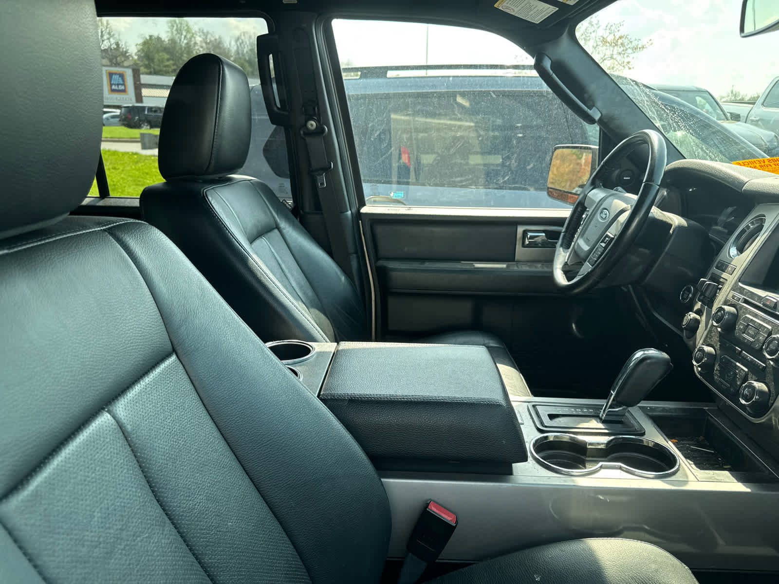 Used 2017 Ford Expedition Limited w/ Equipment Group 301A image 7