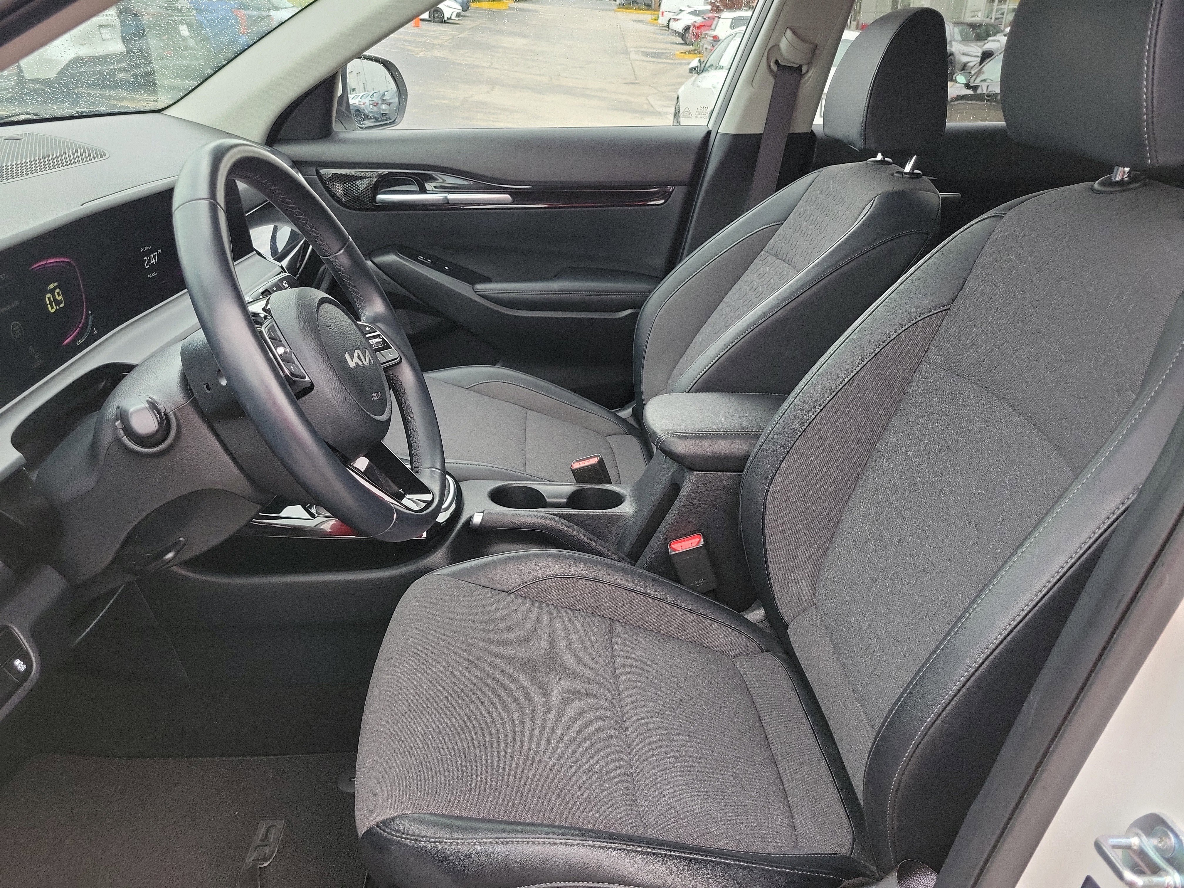 Used 2025 Kia Seltos S FWD image 17
