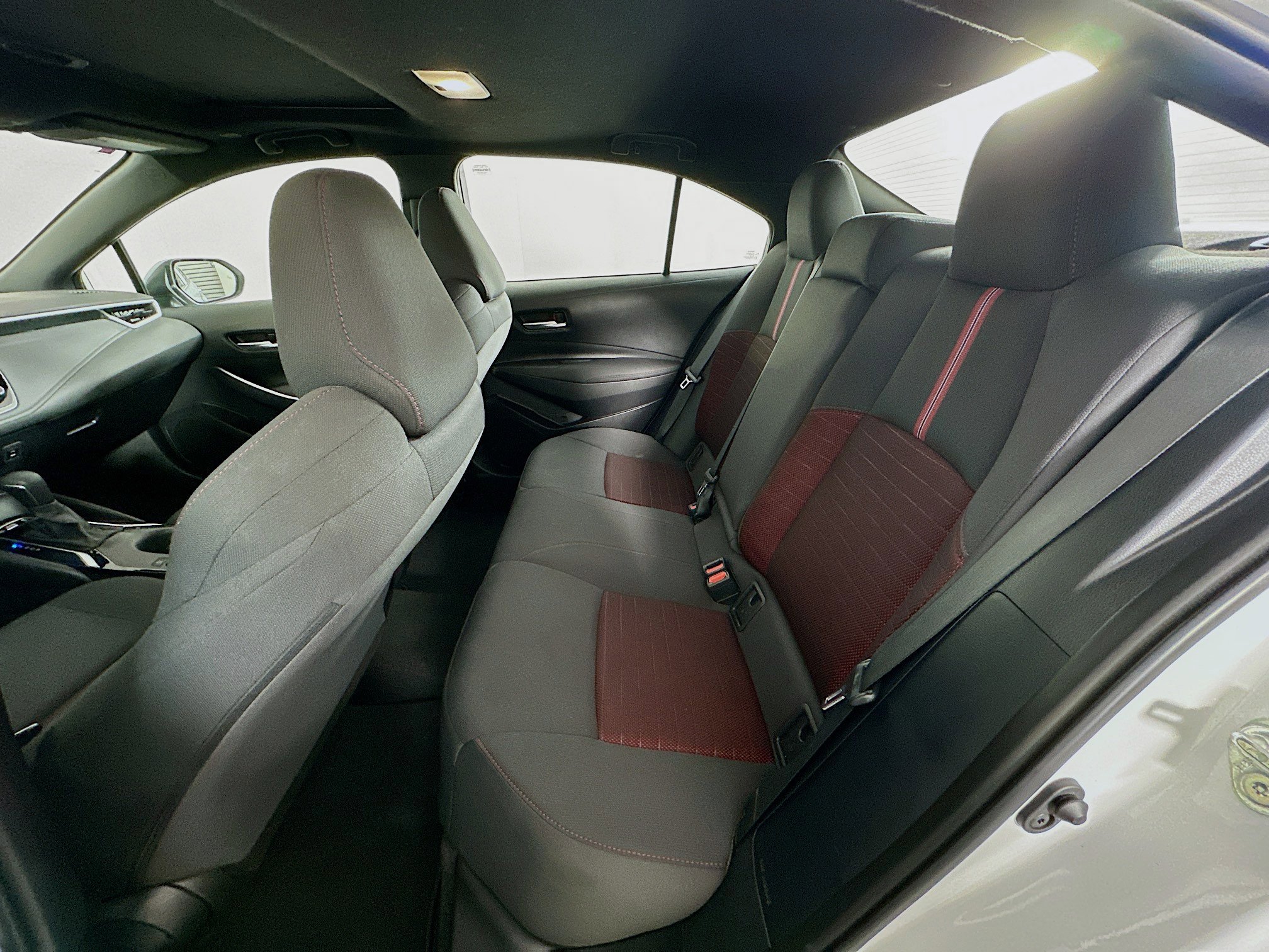 Used 2023 Toyota Corolla SE w/ SE Premium Package image 27