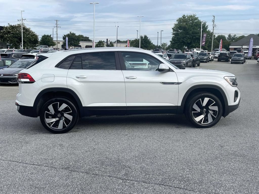 New 2026 Volkswagen Atlas Cross Sport SE FWD image 8