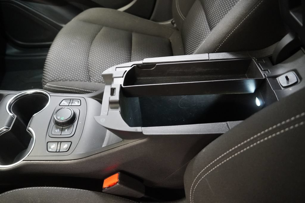 Used 2024 GMC Terrain SLE w/ Driver Convenience Package FWD image 24