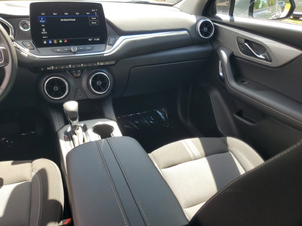 Used 2025 Chevrolet Blazer LT FWD image 13