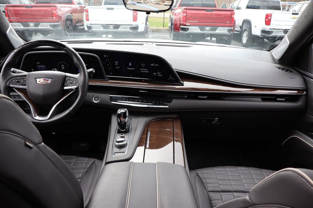 Used 2024 Cadillac Escalade Sport Platinum w/ LPO, ONYX Package image 24