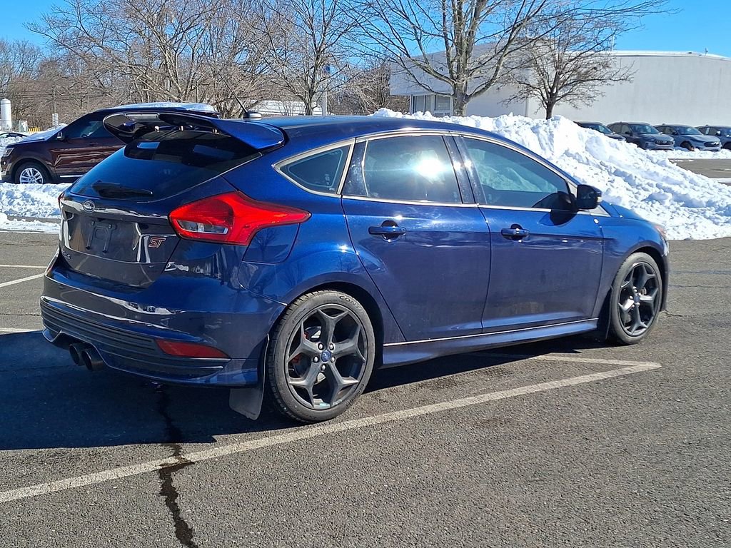 Used 2016 Ford Focus ST w/ Equipment Group 402A image 9