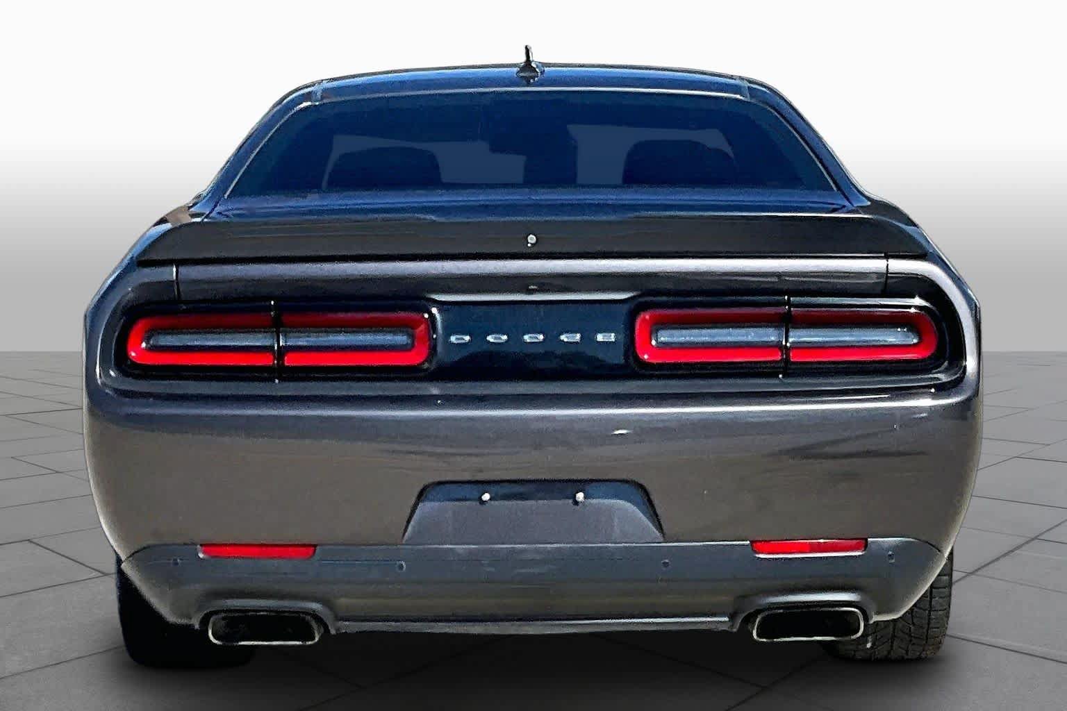 Used 2016 Dodge Challenger R/T Scat Pack RWD image 5
