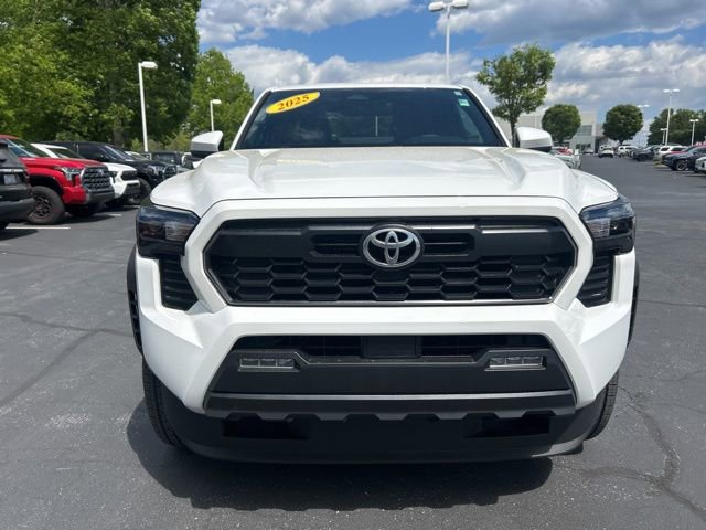Used 2025 Toyota Tacoma TRD Off-Road AWD/4WD image 2