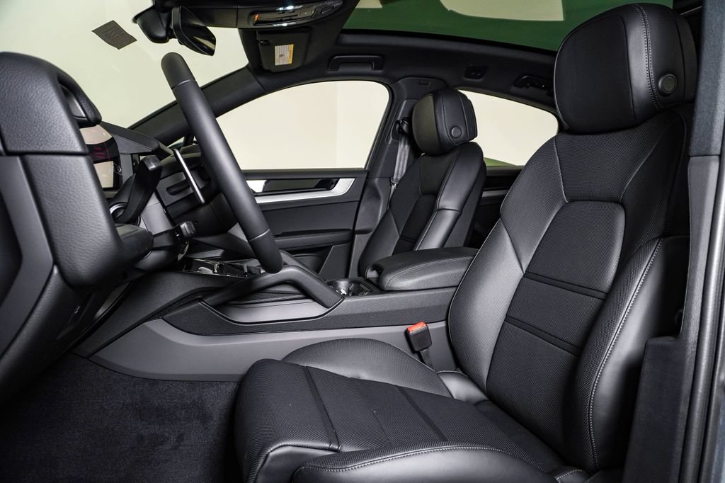 New 2026 Porsche Cayenne Coupe AWD/4WD image 5