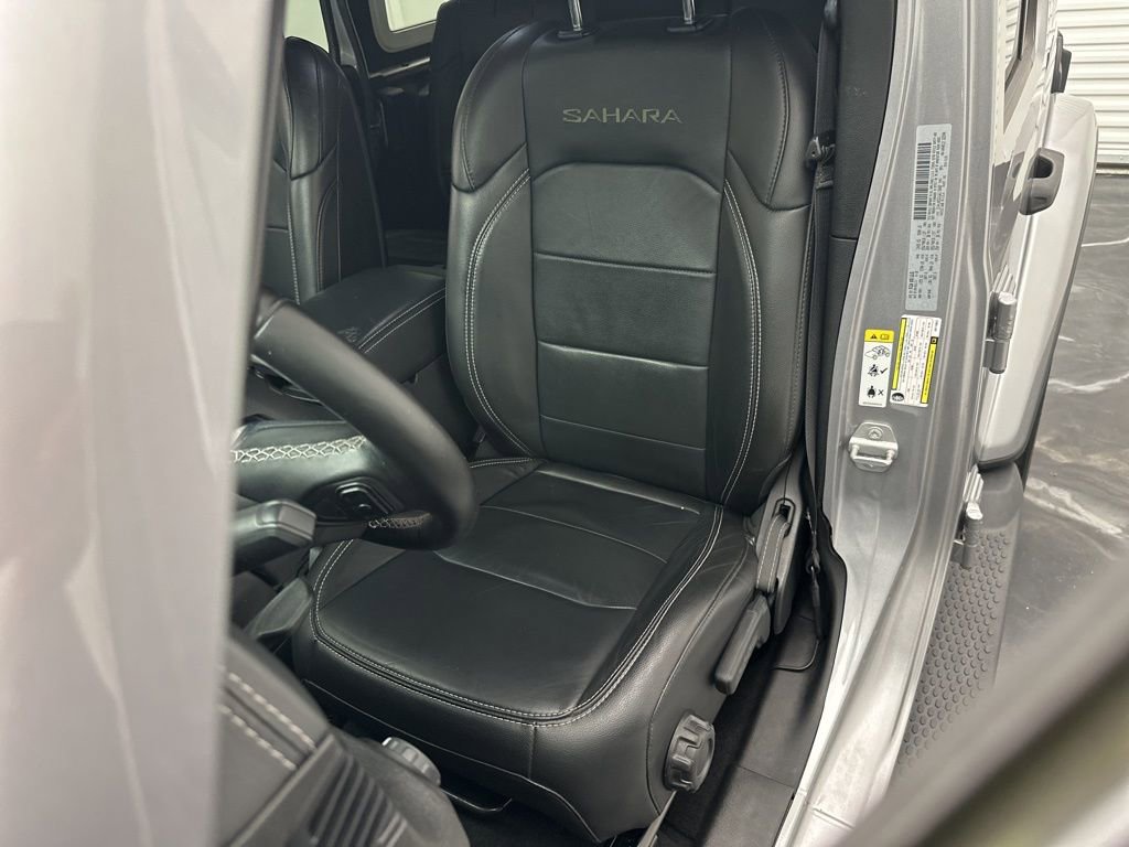 Used 2018 Jeep Wrangler Unlimited Sahara image 15