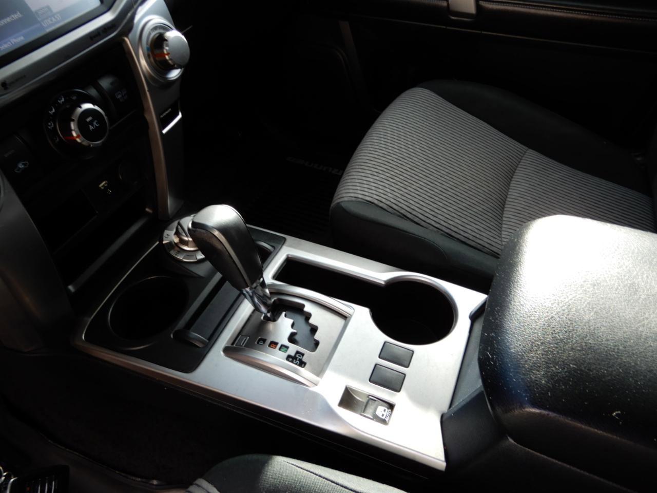 Used 2018 Toyota 4Runner SR5 AWD/4WD image 16