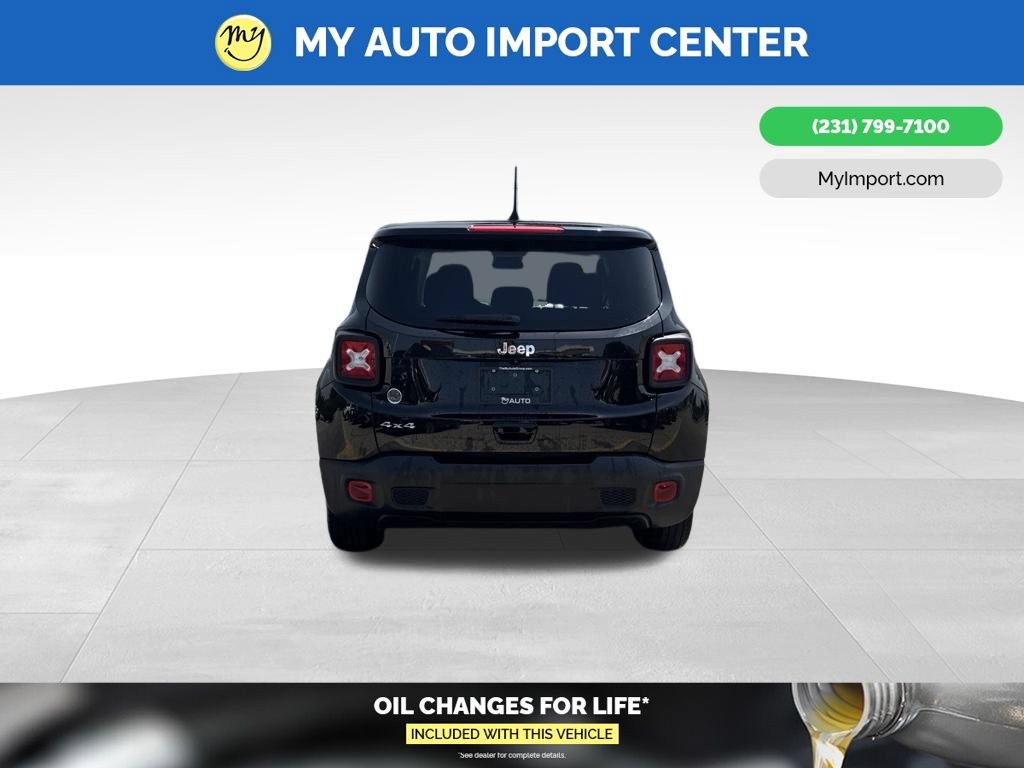 Used 2023 Jeep Renegade Latitude AWD/4WD image 6