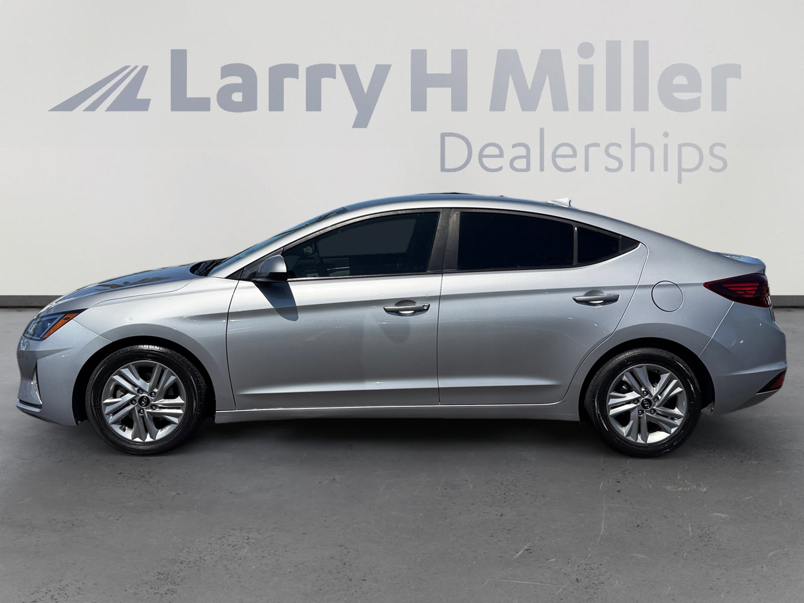 Used 2020 Hyundai Elantra SEL image 2