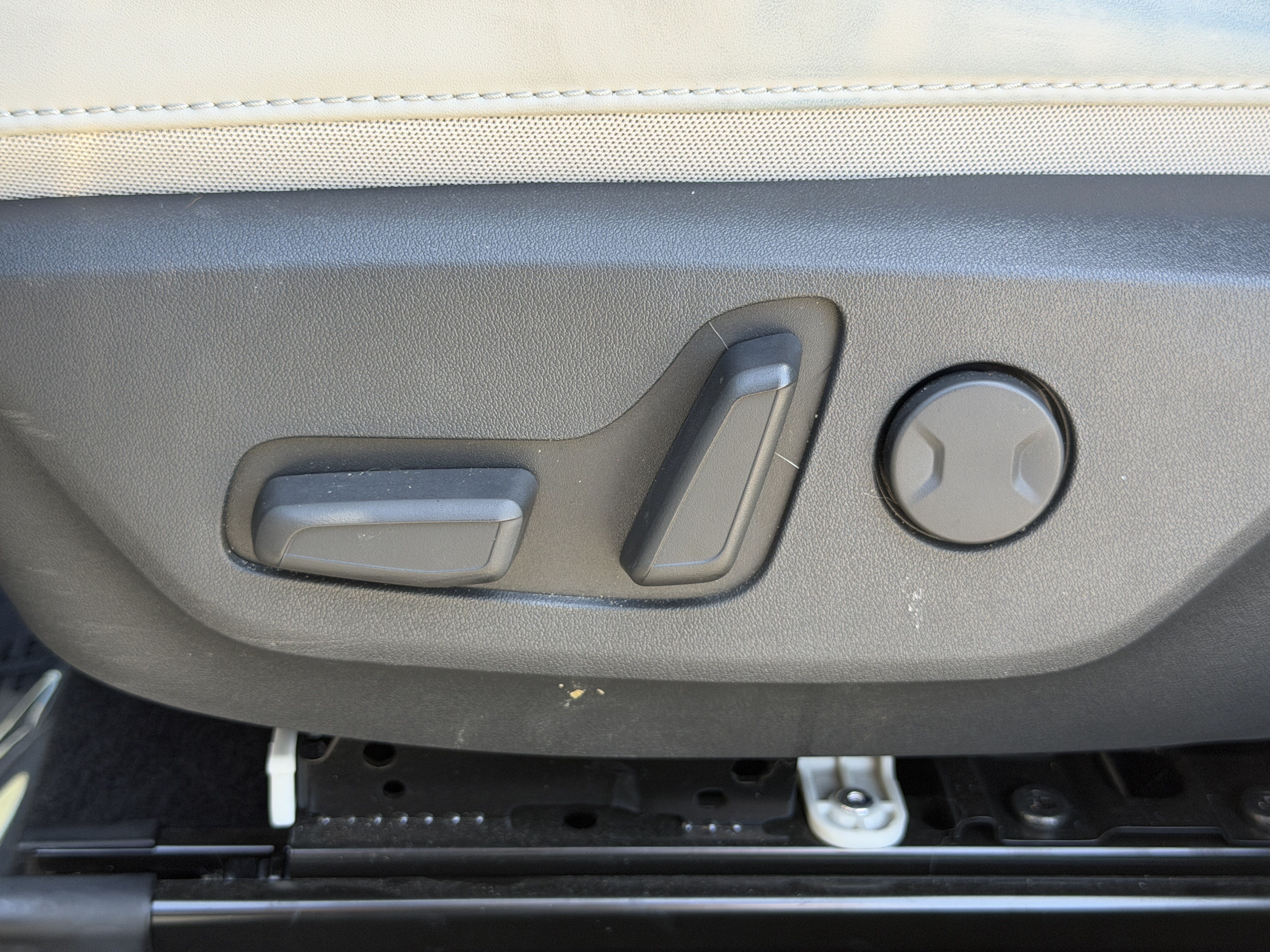Certified 2025 Kia Niro EX FWD image 16