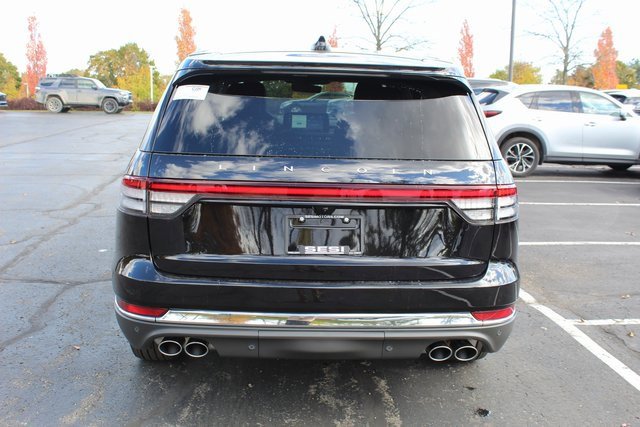New 2026 Lincoln Aviator AWD image 4