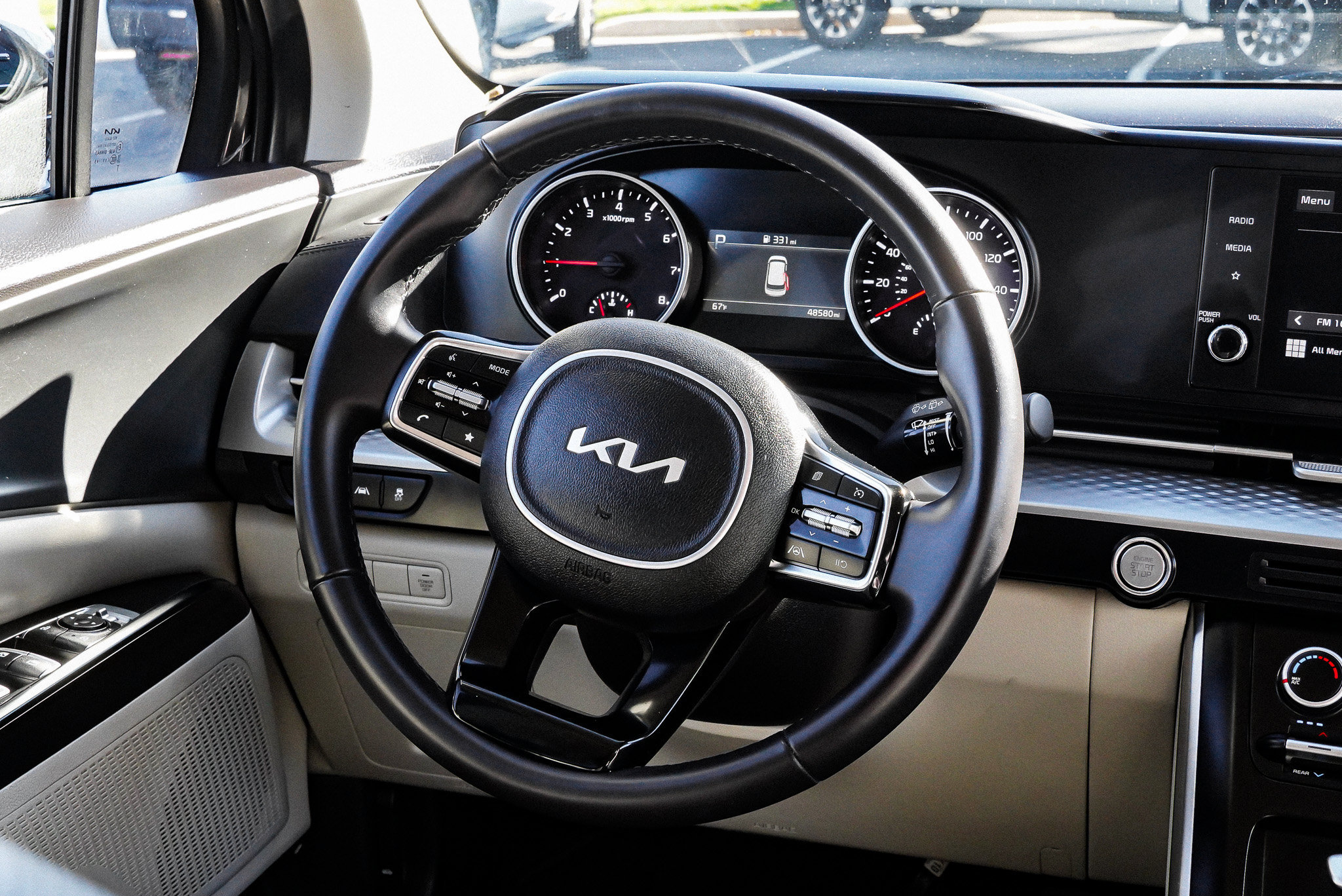 Used 2024 Kia Carnival LX FWD image 32