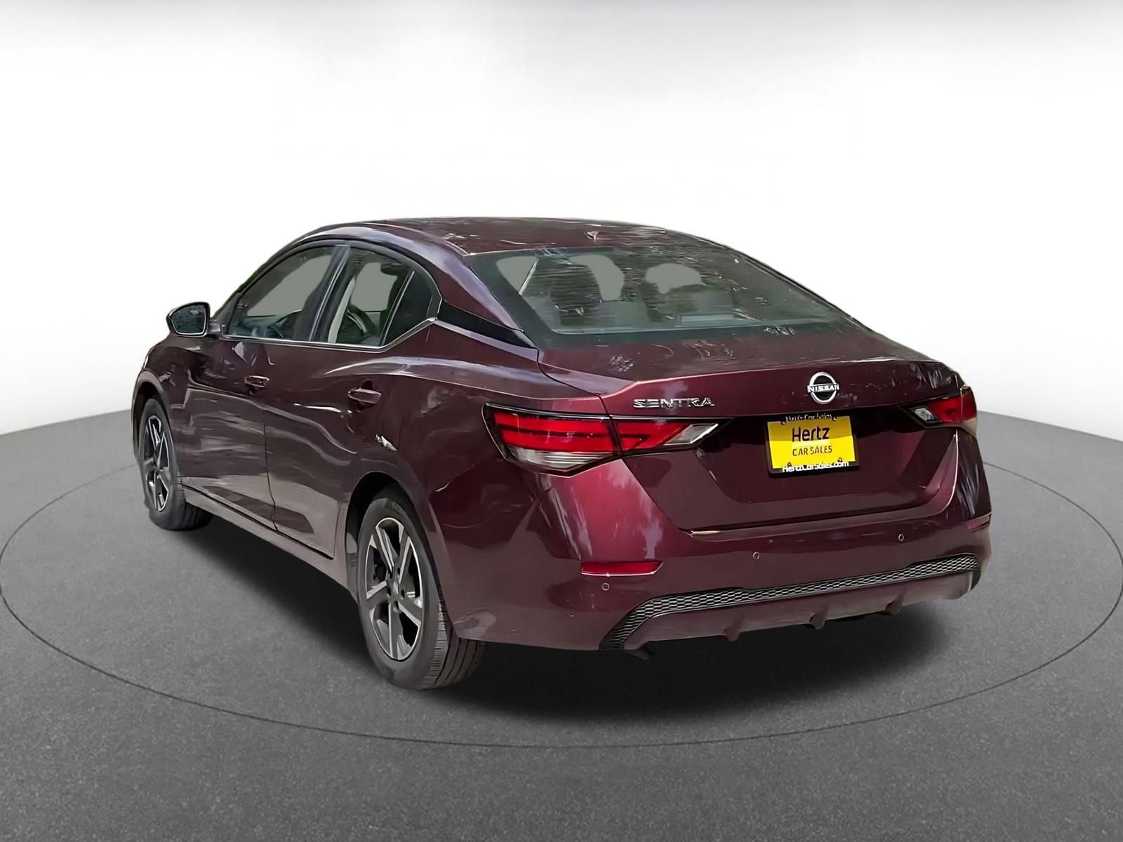 Used 2025 Nissan Sentra SV FWD image 9