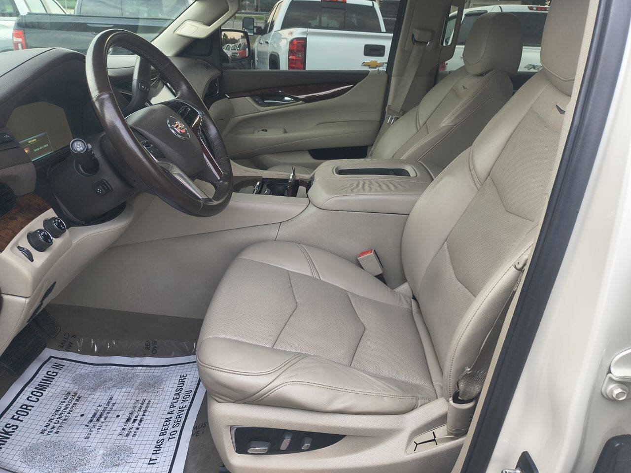 Used 2015 Cadillac Escalade Premium image 12