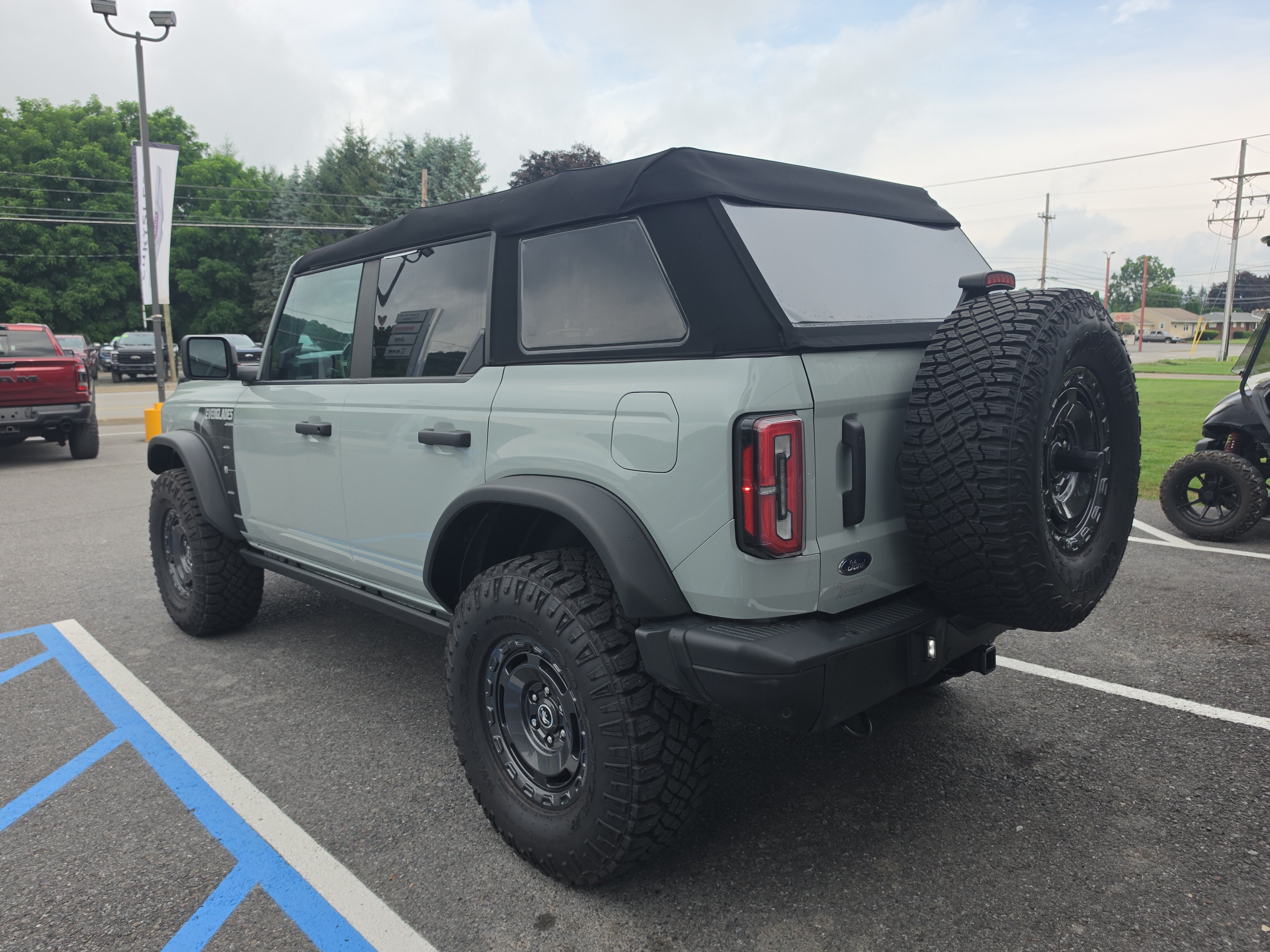 Used 2023 Ford Bronco Everglades AWD/4WD video 5