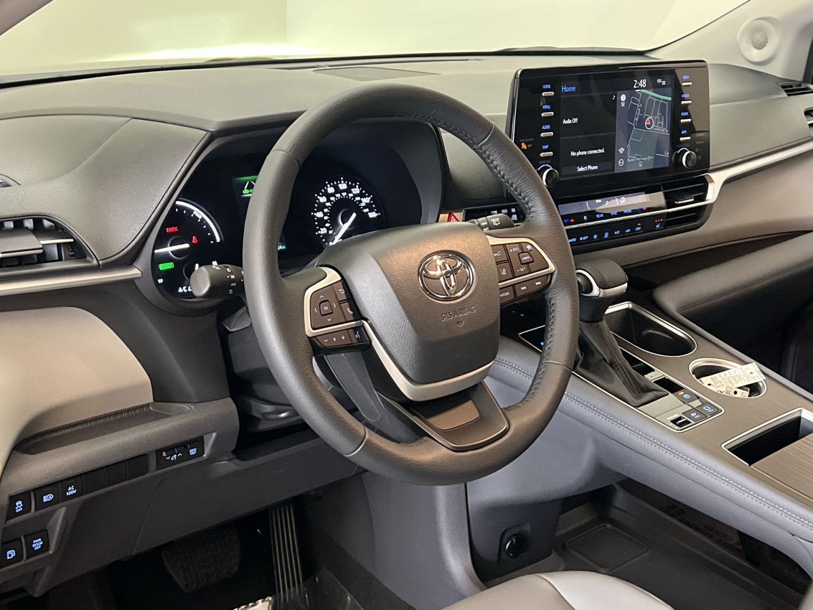 Used 2024 Toyota Sienna XLE w/ XLE Plus Package FWD image 15