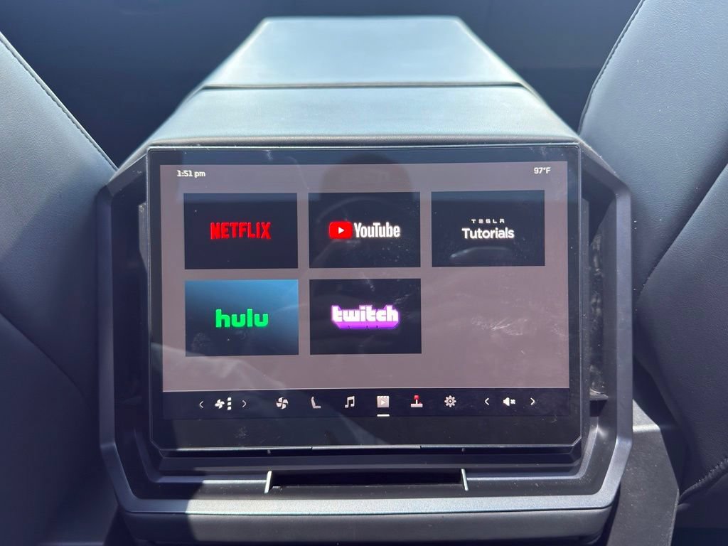 Used 2024 Tesla Cybertruck AWD Crew Cab image 30
