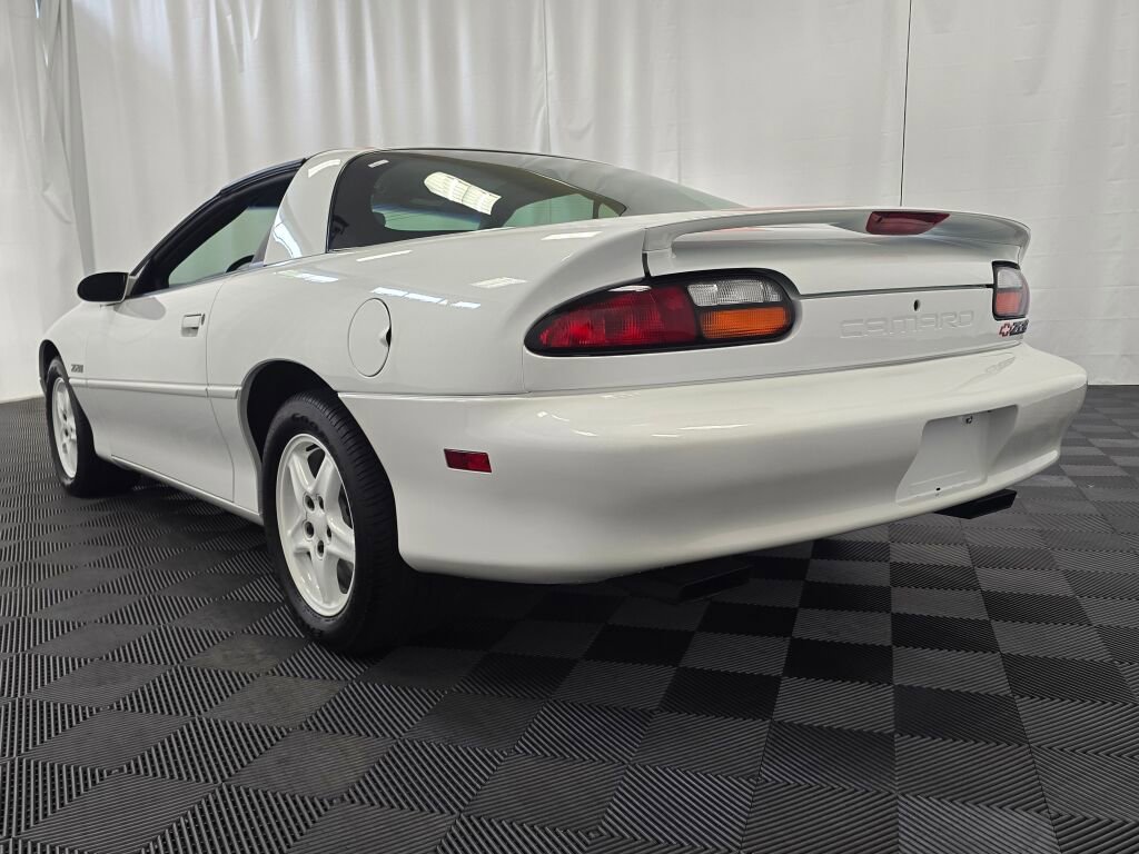 Used 1997 Chevrolet Camaro SS w/ Preferred Equipment Group 2 image 4