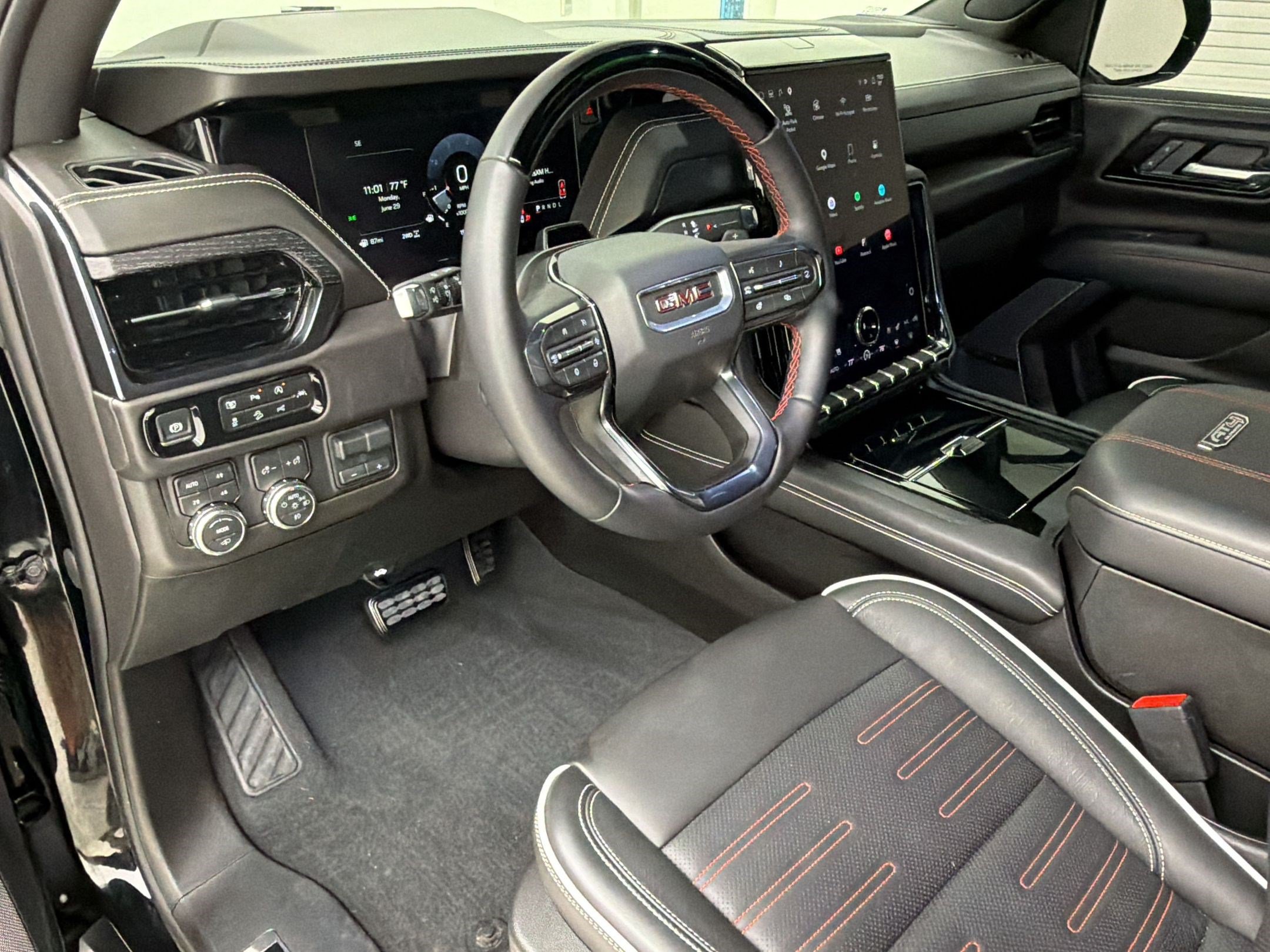 Used 2026 GMC Yukon AT4 Ultimate AWD/4WD image 4