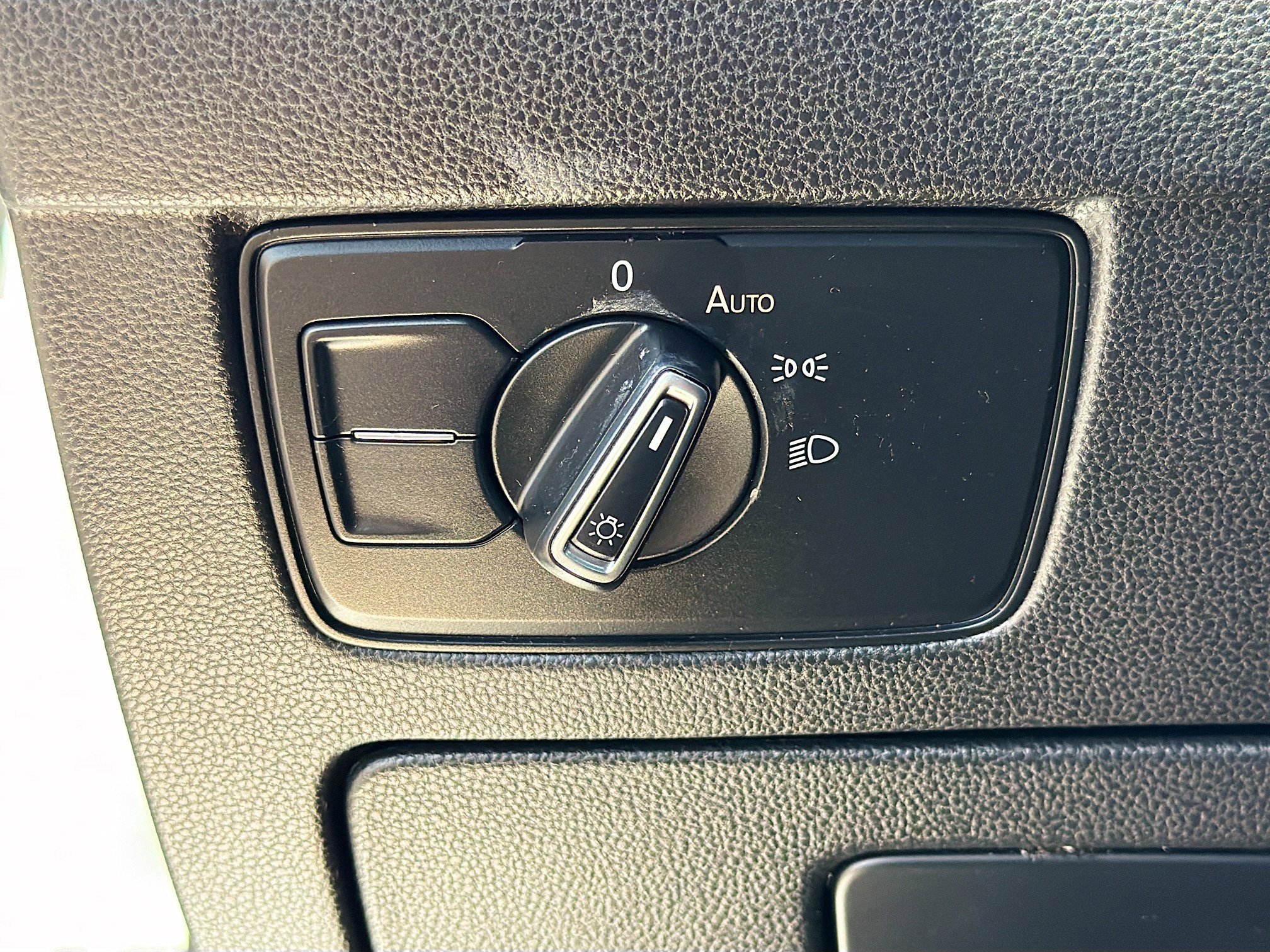 Used 2022 Volkswagen Arteon SE FWD image 32