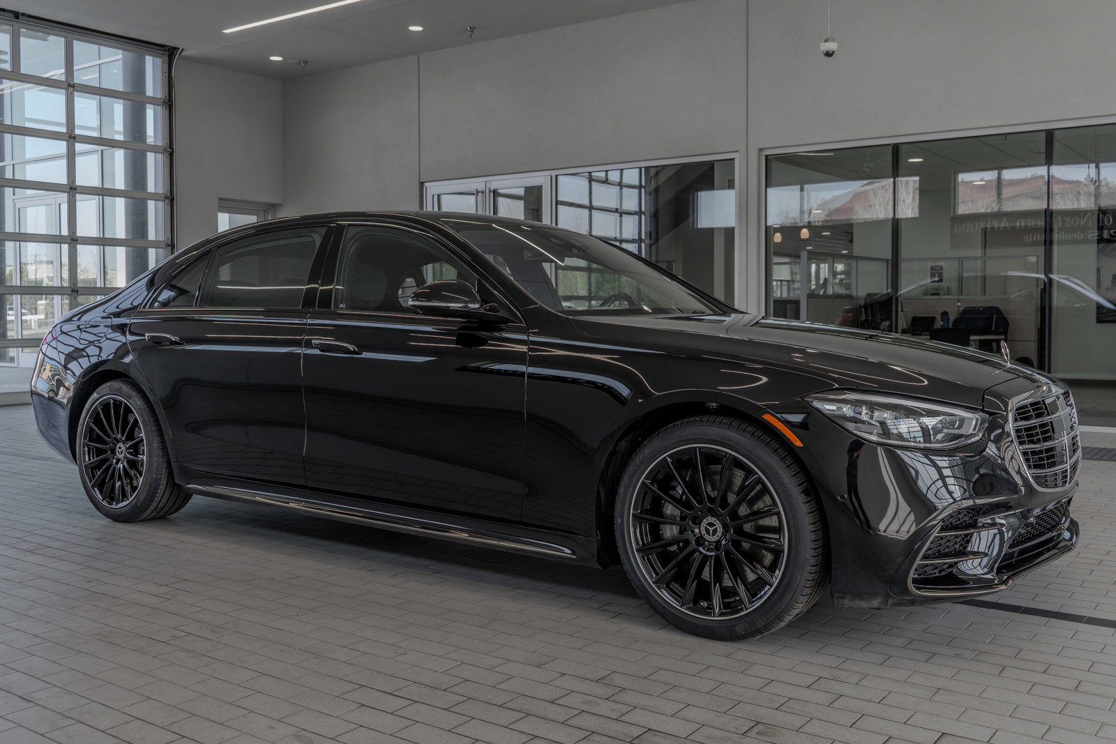 New 2025 Mercedes-Benz S 500 4MATIC image 12