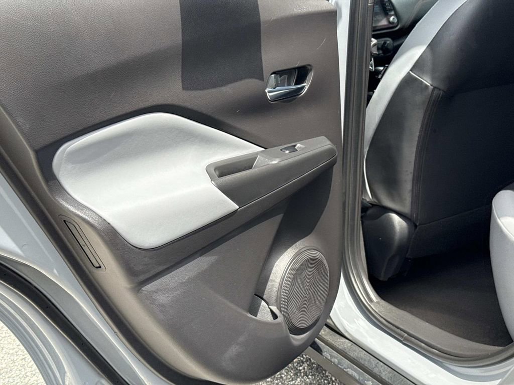 Used 2023 Nissan Kicks SR w/ SR Premium Package FWD image 12