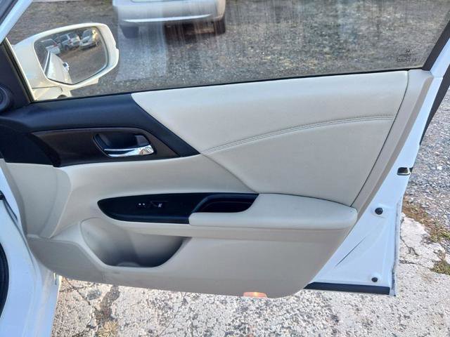 Used 2015 Honda Accord EX-L image 19