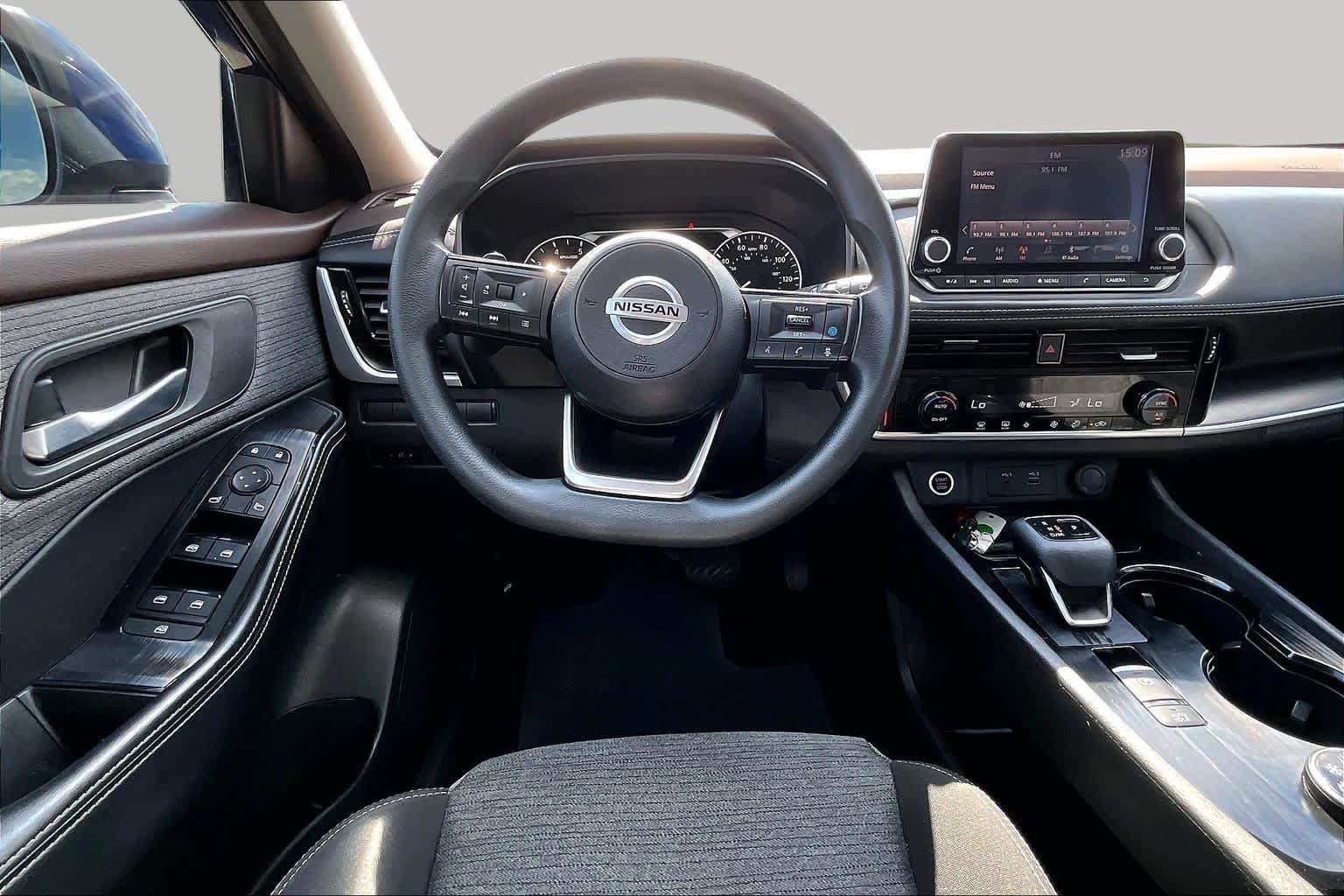 Used 2021 Nissan Rogue SV AWD/4WD image 6