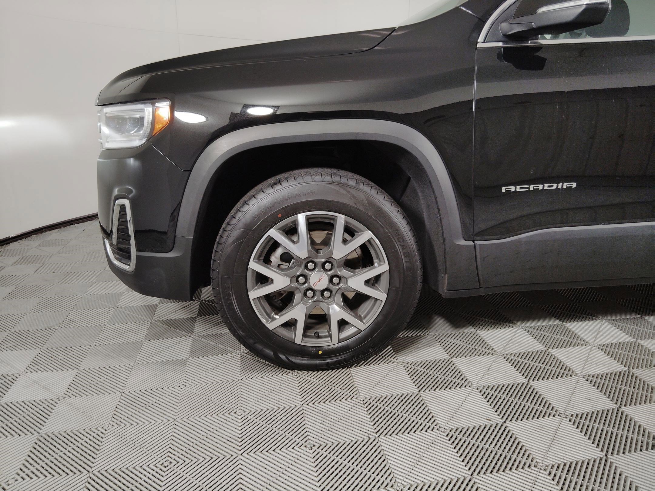 Used 2023 GMC Acadia SLE w/ Driver Convenience Package image 20