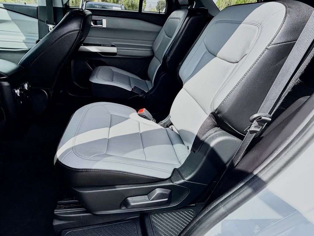 Used 2021 Ford Explorer XLT w/ Equipment Group 202A image 31