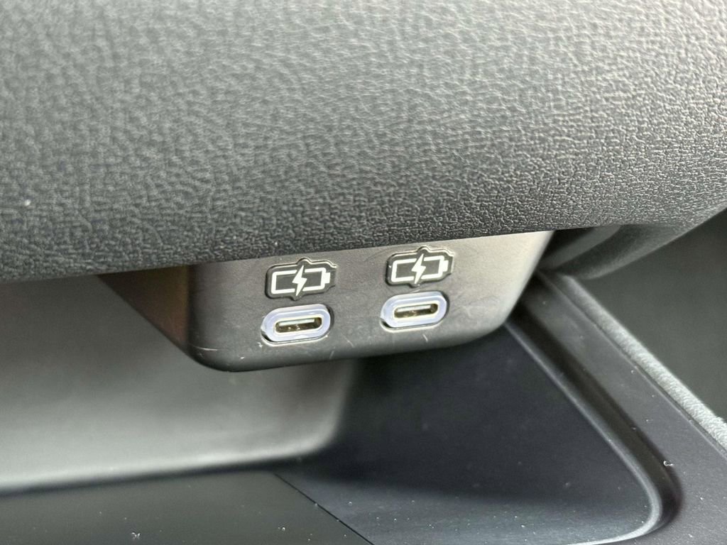 Used 2024 Lexus UX 250h AWD w/ Premium Package image 27