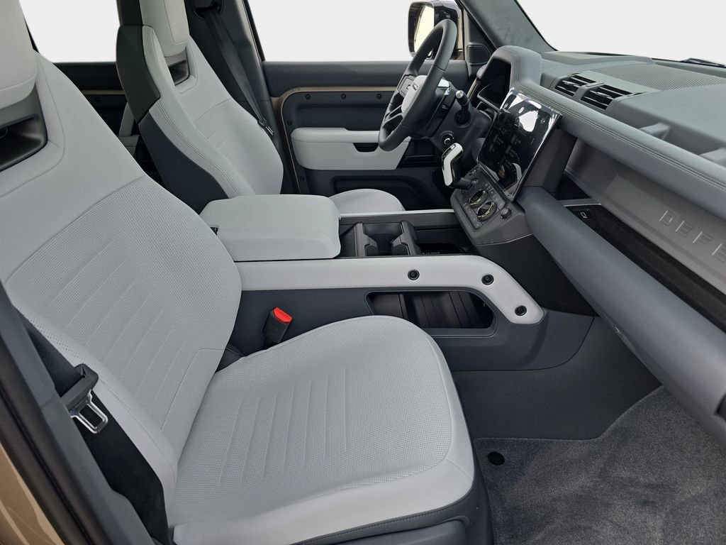New 2026 Land Rover Defender 110 OCTA image 10