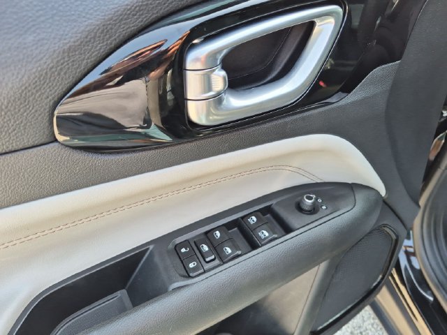 Used 2023 Jeep Compass Limited AWD/4WD image 13