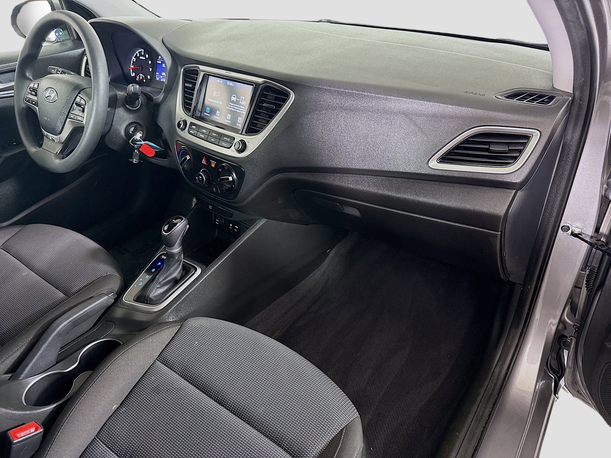 Used 2022 Hyundai Accent SEL image 29