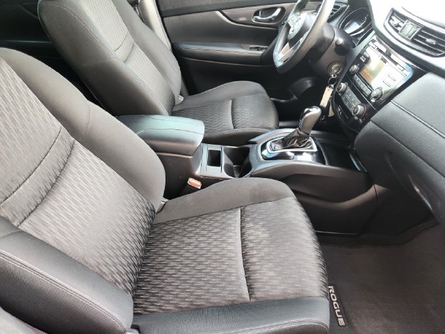 Used 2017 Nissan Rogue S FWD image 13