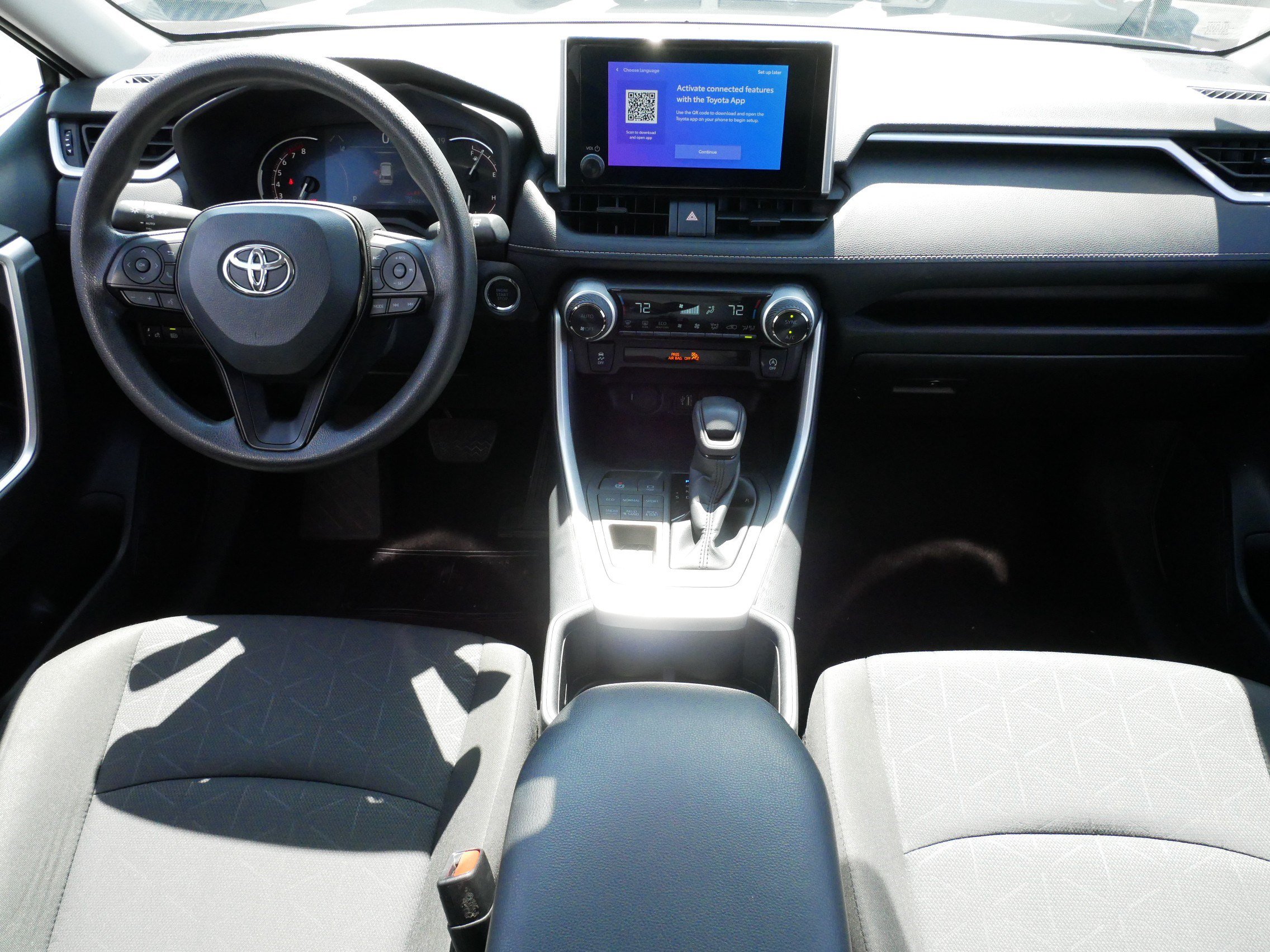 Used 2025 Toyota RAV4 XLE AWD/4WD image 10
