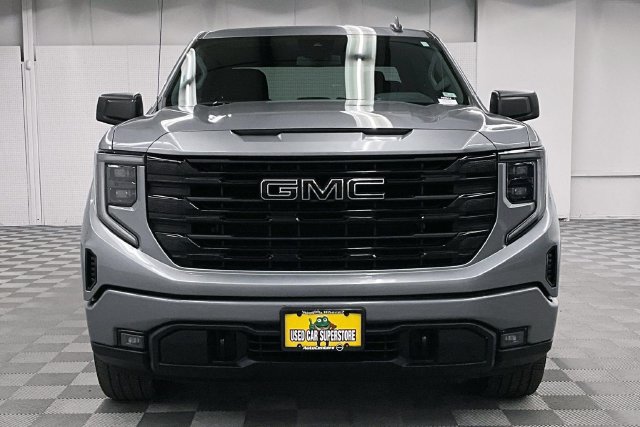 Used 2023 GMC Sierra 1500 Elevation w/ LPO, Elevation Black Package AWD/4WD image 4