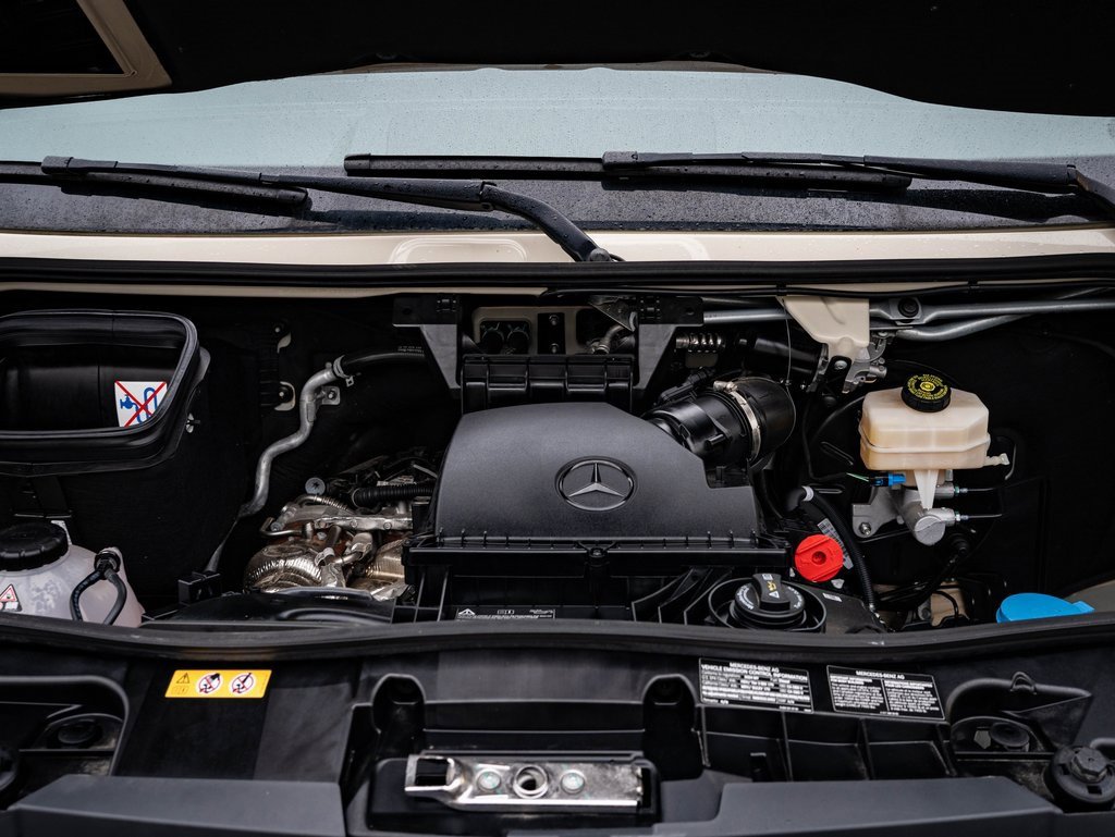 Used 2024 Mercedes-Benz Sprinter 2500 image 37