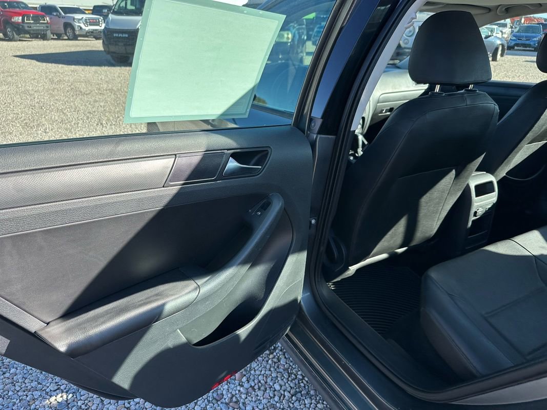 Used 2011 Volkswagen Jetta SE image 28
